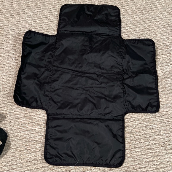 Kate Spade Stevie diaper bag with changing pad - Picture 12 of 12